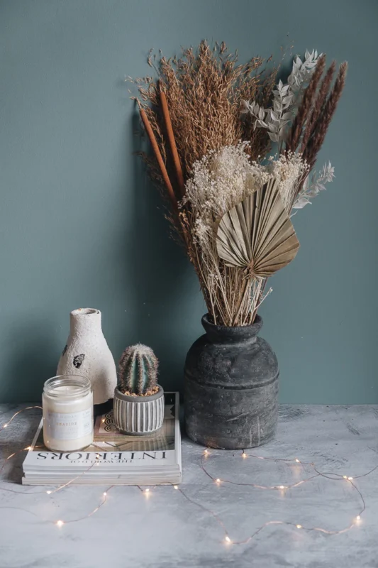 autumn candle, autumn home styling, autumn flowers, dried flowers, sustainable homeware, ethical homeware, vase, styling inspo, styling inspiration